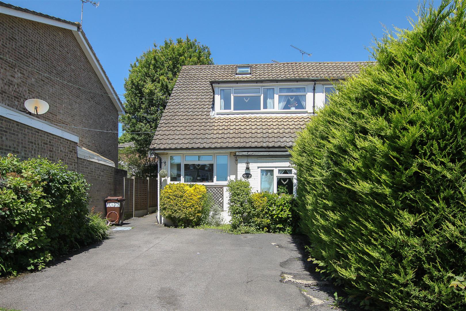 Beehive Chase, Hook End, Brentwood Keith Ashton